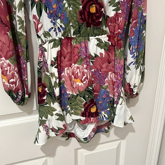 Show Me Your Mumu Romper, size Medium - Picture 3 of 6